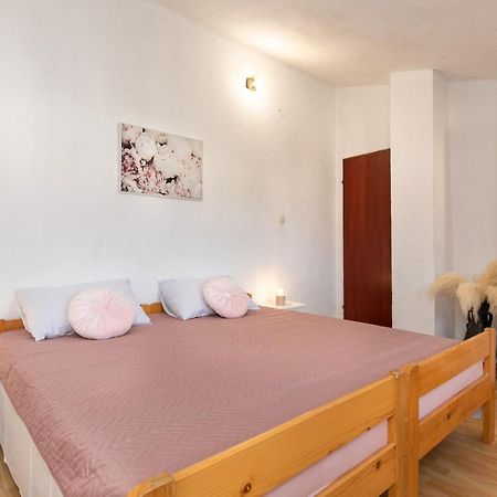 Apartman Umpa Omišalj Exteriör bild