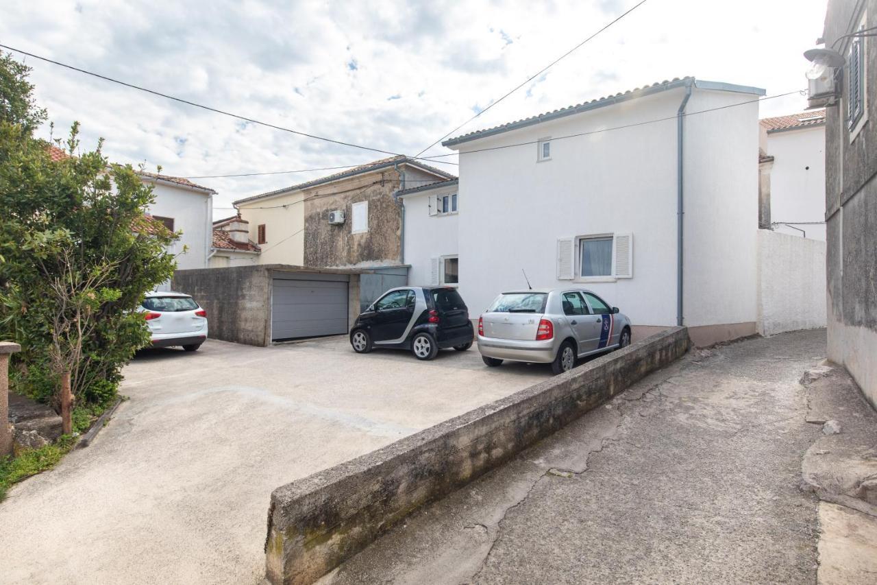 Apartman Umpa Omišalj Exteriör bild