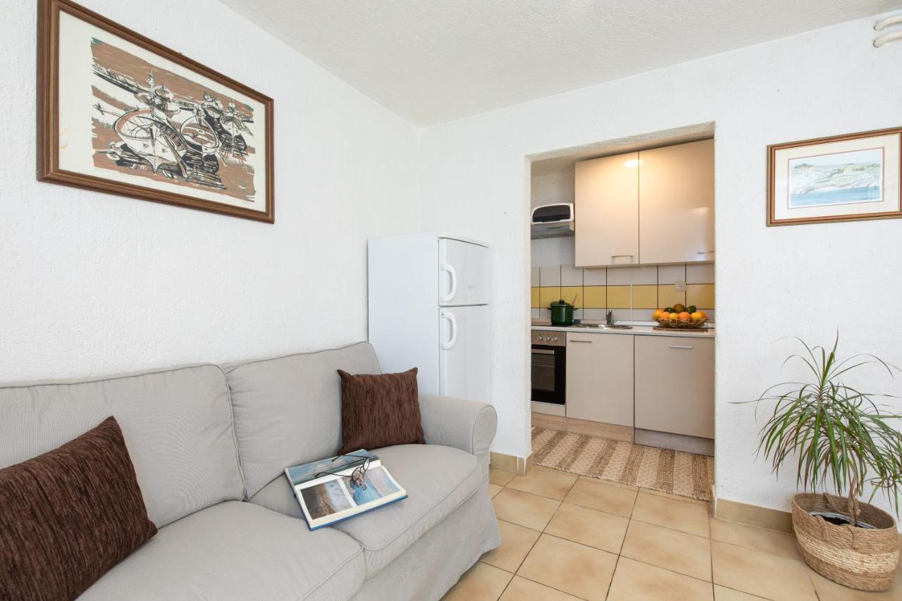 Apartman Umpa Omišalj Exteriör bild